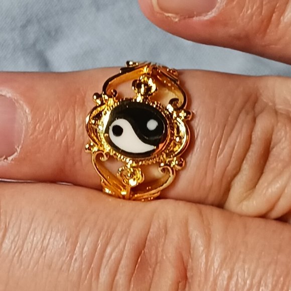 Source Unknown Jewelry - Gold Plated Yin Yang Ring Size 8